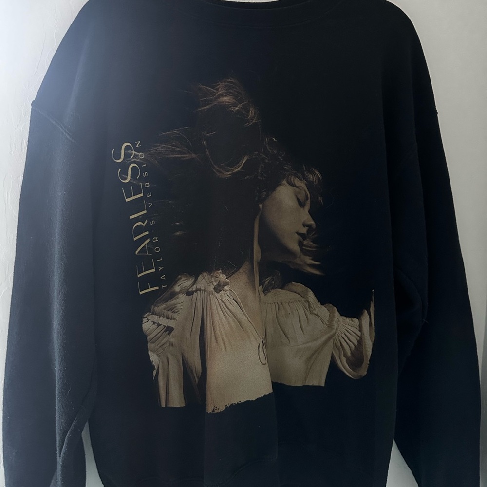 Taylor Swift Black Graphic Sweatshirt